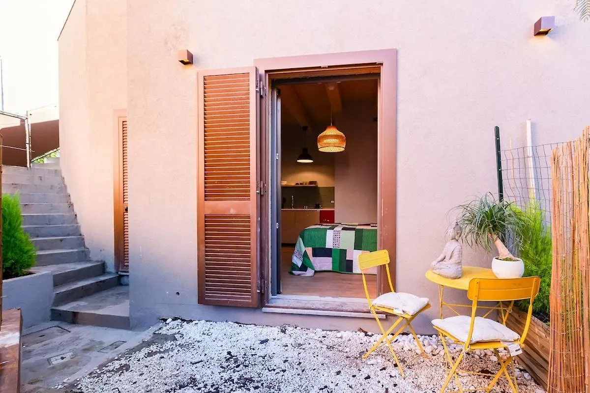 Garden Studio Apartment Rome Italy